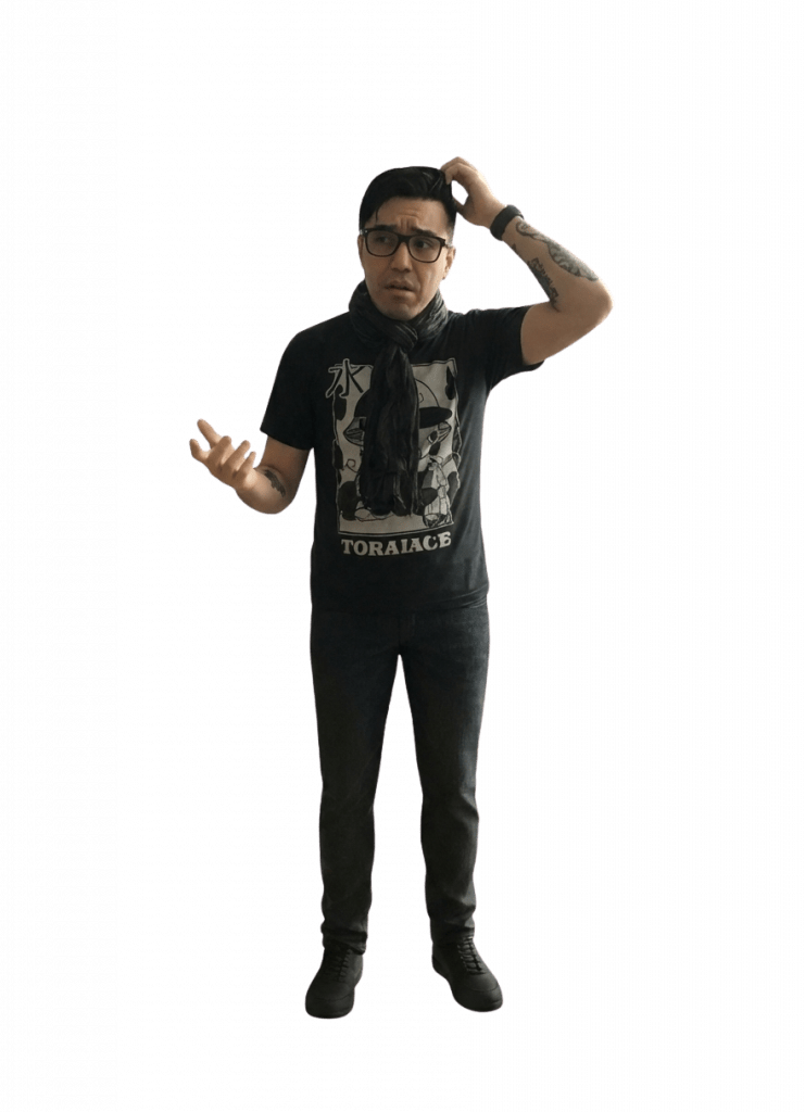 iscjoseluischavezG camiseta y pantalones oscuros.